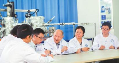 Shenggang Liu (third from right) guiding the team. Photo provided by the interviewee